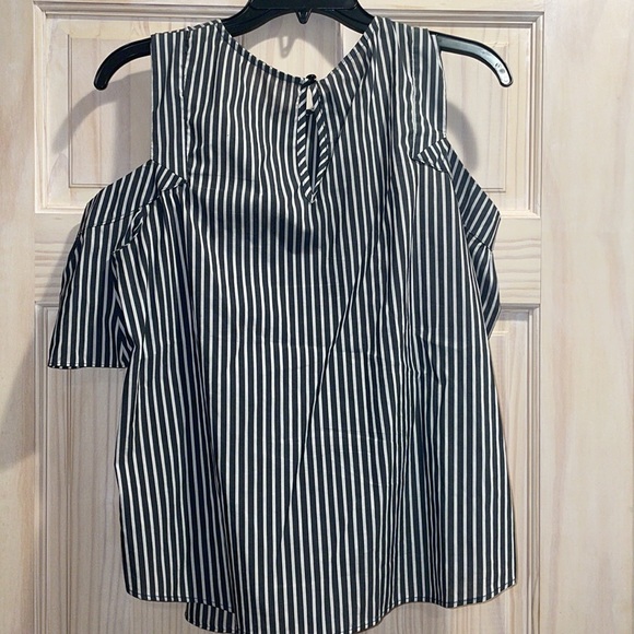 Top - Picture 4 of 4